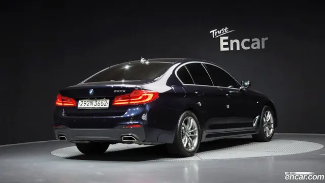 Main__Slider__Photo:5-Series BMW 2019.8-1