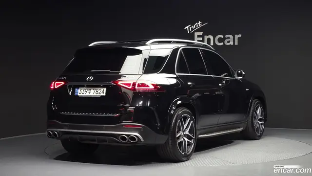 Main__Slider__Photo:GLE-Class Mercedes-Benz 2020.11-1
