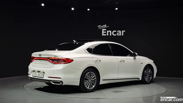 Main__Slider__Photo:Grandeur Hyundai 2019.1-1