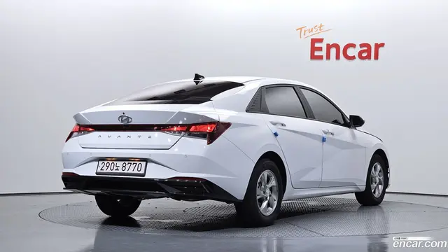 Main__Slider__Photo:AVANTE Hyundai 2022.9-1