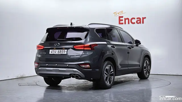 Main__Slider__Photo:Santafe Hyundai 2018.5-1