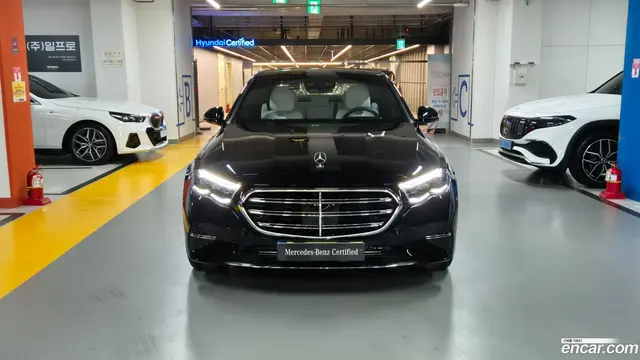 Main__Slider__Photo:E-Class Mercedes-Benz 2025.6-1