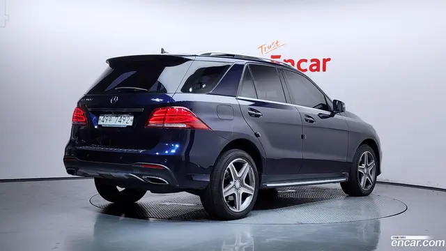 Main__Slider__Photo:GLE-Class Mercedes-Benz 2017.6-1
