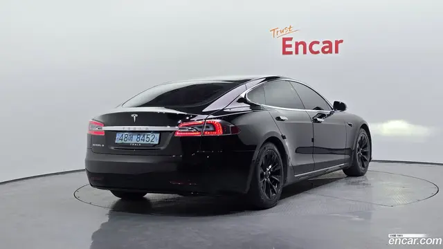 Main__Slider__Photo:Model S Tesla 2019.2-1