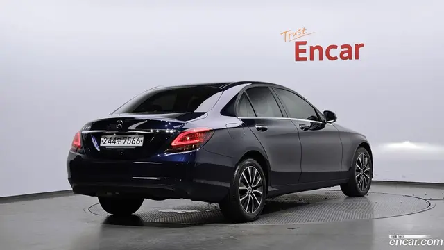 Main__Slider__Photo:C-Class Mercedes-Benz 2019.9-1