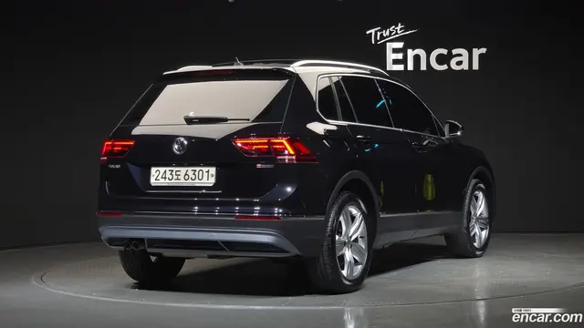 Main__Slider__Photo:Tiguan Volkswagen 2020.4-1