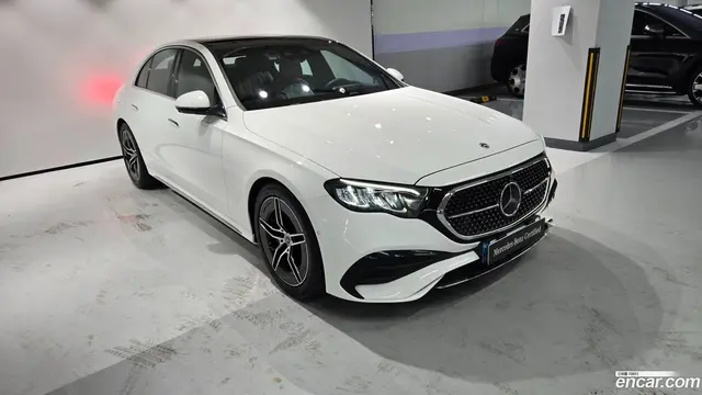 Main__Slider__Photo:E-Class Mercedes-Benz 2025.7-1