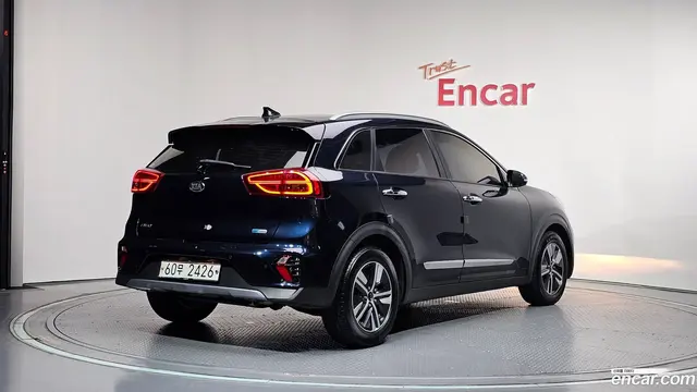 Main__Slider__Photo:Niro Kia 2019.3-1