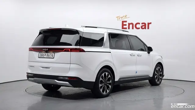 Main__Slider__Photo:Canival Kia 2023.3-1