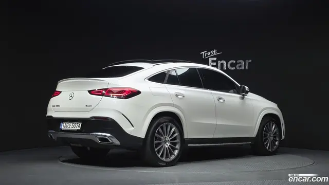 Main__Slider__Photo:GLE-Class Mercedes-Benz 2023.2-1