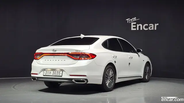 Main__Slider__Photo:Grandeur Hyundai 2019.6-1