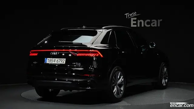 Main__Slider__Photo:Q8 Audi 2022.11-1