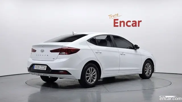 Main__Slider__Photo:AVANTE Hyundai 2019.4-1