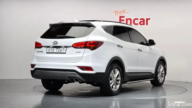 Main__Slider__Photo:Santafe Hyundai 2017.8-1