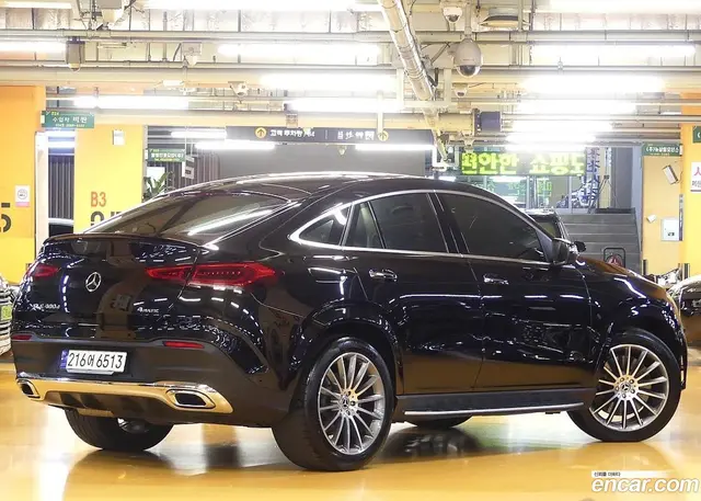 Main__Slider__Photo:GLE-Class Mercedes-Benz 2023.5-1