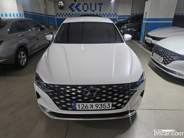 Main__Slider__Photo:Grandeur Hyundai 2022.3-1