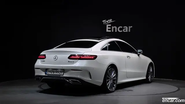 Main__Slider__Photo:E-Class Mercedes-Benz 2021.4-1