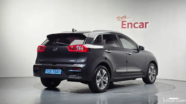 Main__Slider__Photo:Niro Kia 2019.5-1
