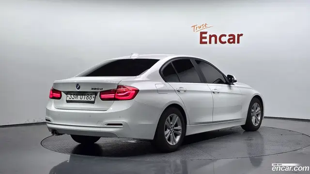 Main__Slider__Photo:3-Series BMW 2015.11-1