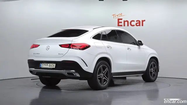 Main__Slider__Photo:GLE-Class Mercedes-Benz 2021.6-1