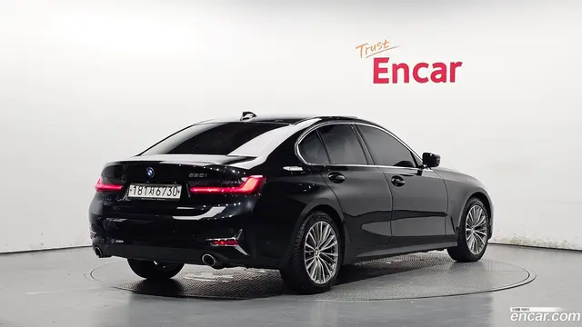 Main__Slider__Photo:3-Series BMW 2019.10-1