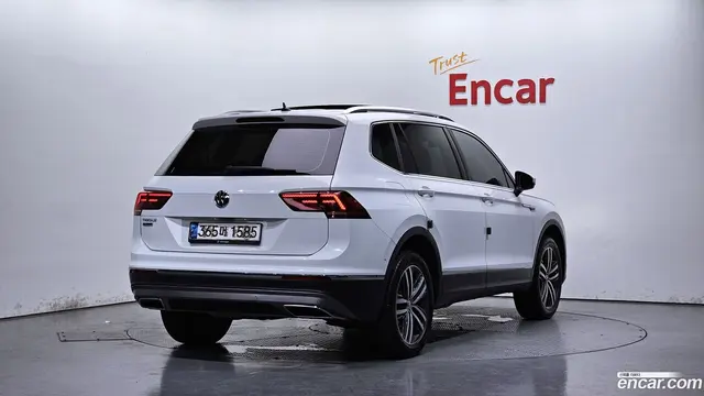 Main__Slider__Photo:Tiguan Volkswagen 2020.9-1