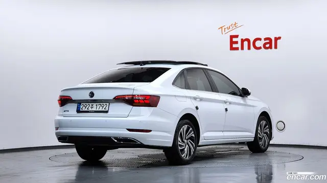 Main__Slider__Photo:Jetta Volkswagen 2021.9-1