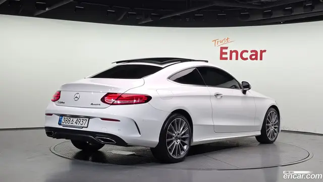 Main__Slider__Photo:C-Class Mercedes-Benz 2019.5-1