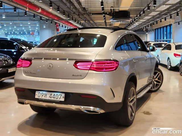 Main__Slider__Photo:GLE-Class Mercedes-Benz 2017.9-1