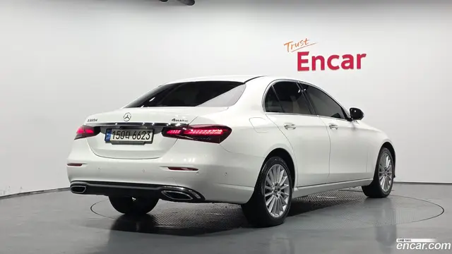 Main__Slider__Photo:E-Class Mercedes-Benz 2021.6-1