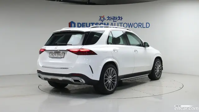 Main__Slider__Photo:GLE-Class Mercedes-Benz 2025.7-1