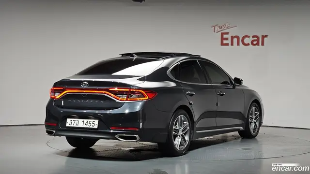 Main__Slider__Photo:Grandeur Hyundai 2018.6-1