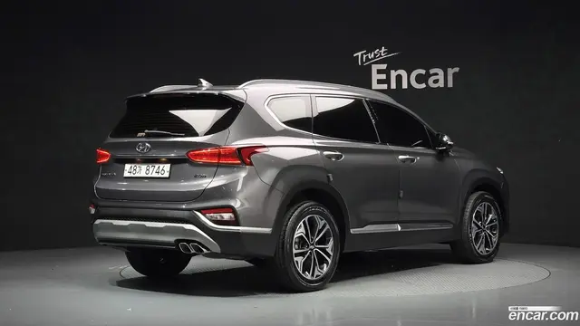 Main__Slider__Photo:Santafe Hyundai 2018.4-1