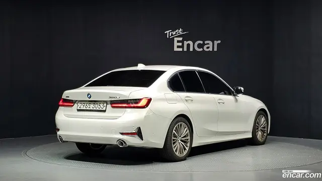Main__Slider__Photo:3-Series BMW 2019.9-1