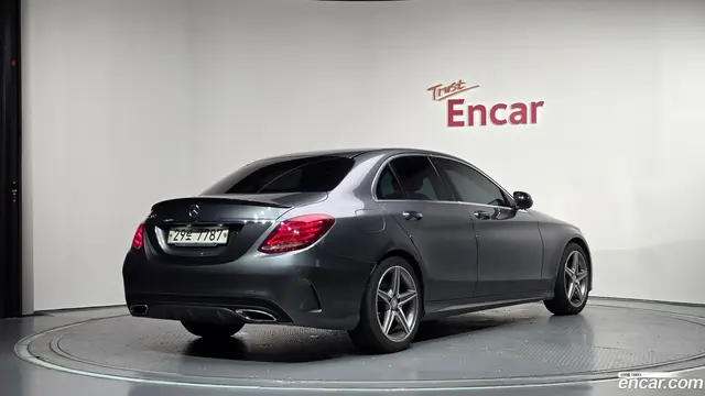 Main__Slider__Photo:C-Class Mercedes-Benz 2017.1-1