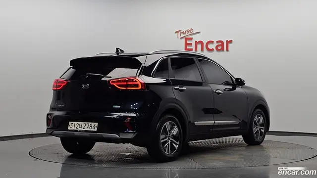 Main__Slider__Photo:Niro Kia 2020.5-1