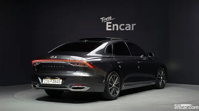 Main__Slider__Photo:Grandeur Hyundai 2020.6-1
