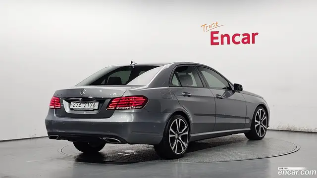 Main__Slider__Photo:E-Class Mercedes-Benz 2015.2-1