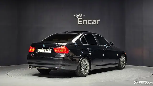 Main__Slider__Photo:3-Series BMW 2011.11-1