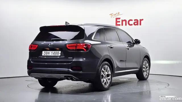 Main__Slider__Photo:Sorento Kia 2019.3-1