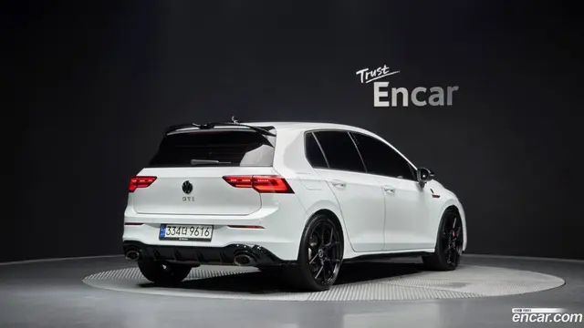 Main__Slider__Photo:Golf Volkswagen 2023.9-1