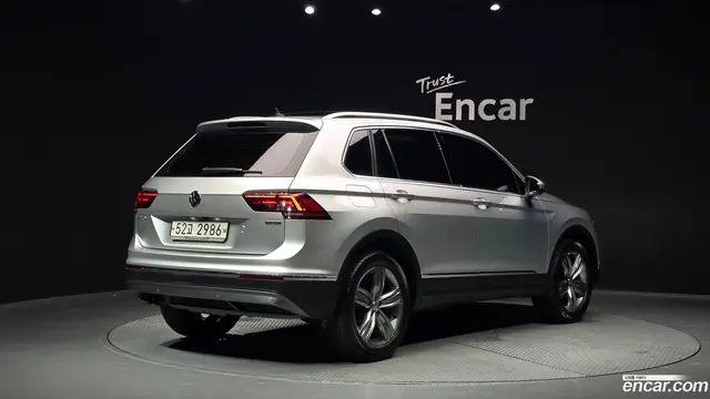 Main__Slider__Photo:Tiguan Volkswagen 2018.5-1