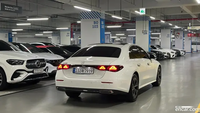 Main__Slider__Photo:E-Class Mercedes-Benz 2025.11-1