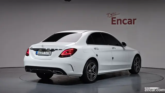 Main__Slider__Photo:C-Class Mercedes-Benz 2020.11-1