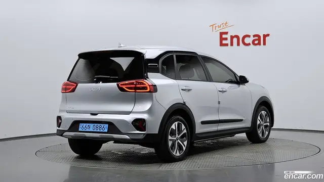 Main__Slider__Photo:Niro Kia 2023.8-1