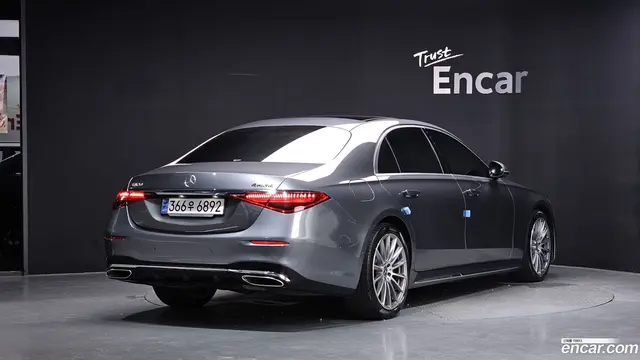 Main__Slider__Photo:S-Class Mercedes-Benz 2022.7-1