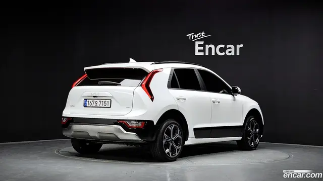 Main__Slider__Photo:Niro Kia 2023.8-1
