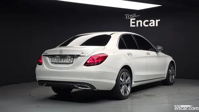 Main__Slider__Photo:C-Class Mercedes-Benz 2020.5-1