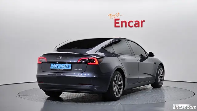 Main__Slider__Photo:Model 3 Tesla 2022.7-1