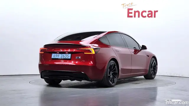 Main__Slider__Photo:Model 3 Tesla 2025.2-1